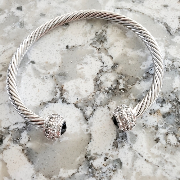 White Pave Black Crystal Silver Tone Cable Twist Open End Bangle Bracelet - Picture 3 of 4